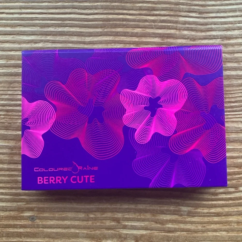 🎉HP🎉 New Berry Cute Coloured Raine Eyeshadow Palette
